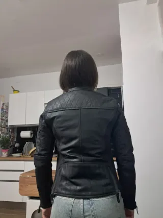 Chaqueta de piel moto mujer