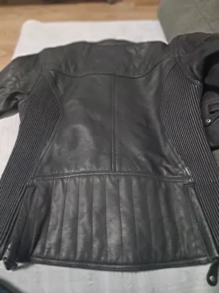 Chaqueta de piel moto mujer