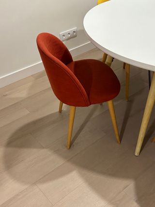 Sillas tapizadas Maisons du Monde.