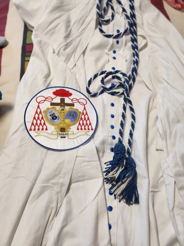 Traje Nazareno Blanco y Azul