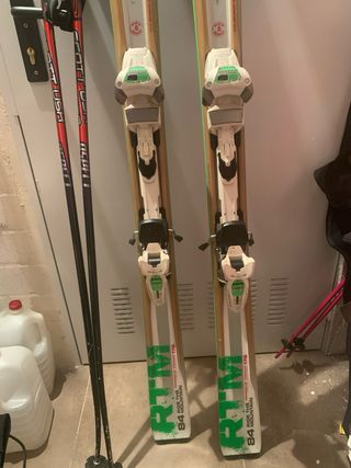 Esquís Volkl con bastones