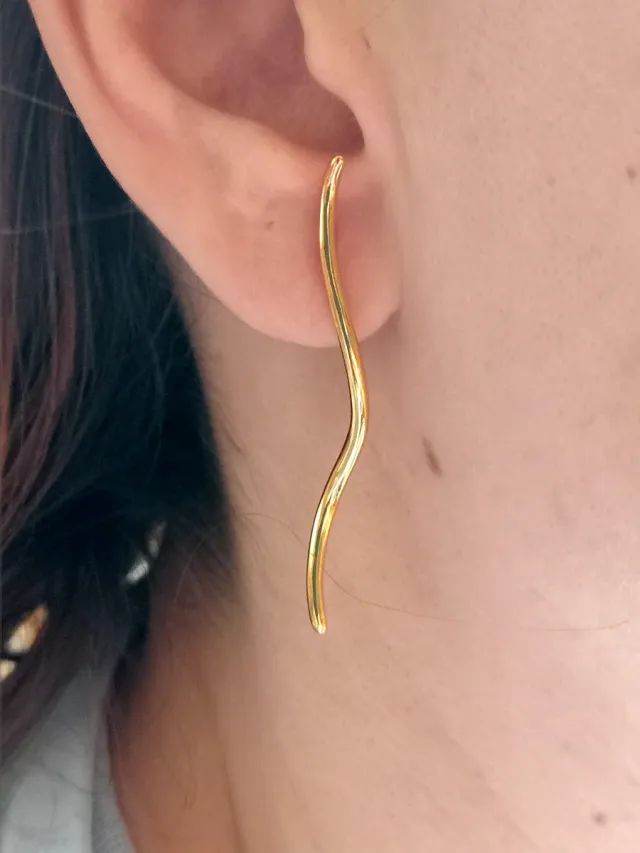 Pendientes dorados línea ondulada plata