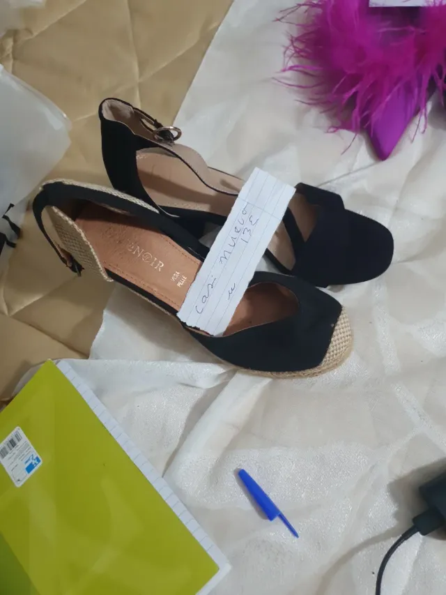 Sandalias Pikolinos negras y beige