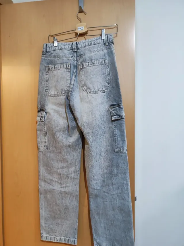 Pantalones cargo grises