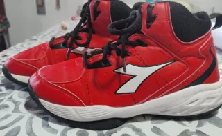 Scarpe Diadora alte rosse
