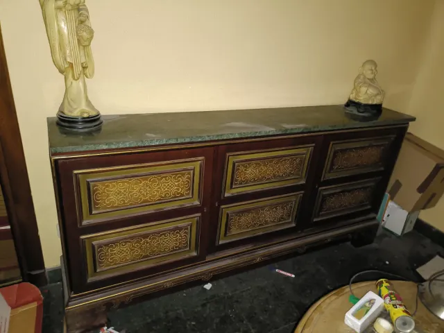 Taquillón de entrada de  madera tallada mármol