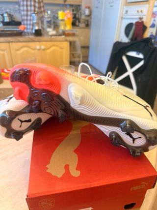 Botas de fútbol Puma blancas talla 46