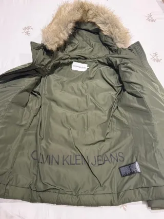 Cazadora Calvin Klein verde con capucha