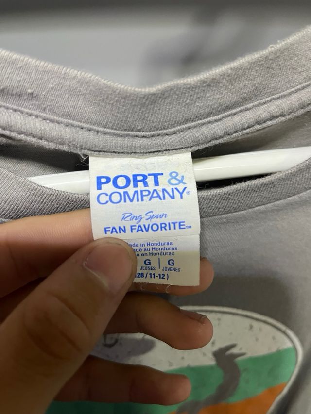 Camiseta gris con estampado de moto