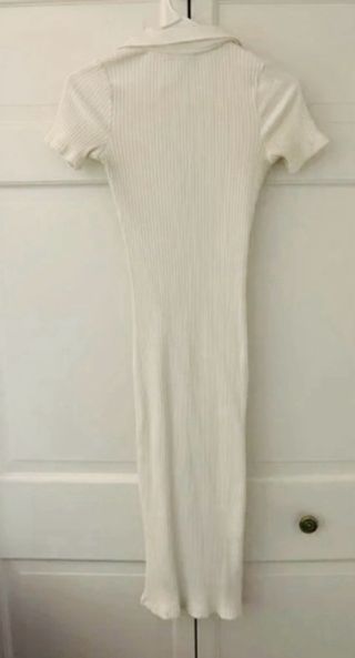 Vestido midi acanalado Zara