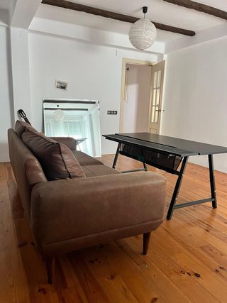 Sofá 3 plazas cuero marrón Ikea.