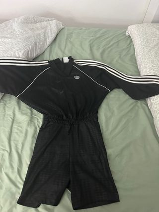 Mono Adidas negro
