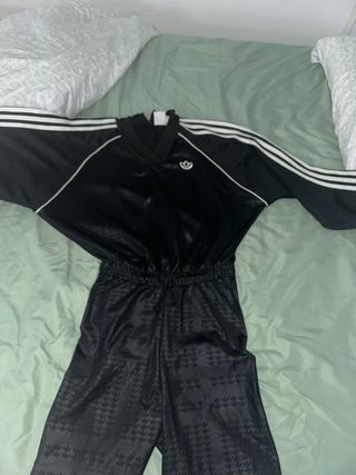 Mono Adidas negro
