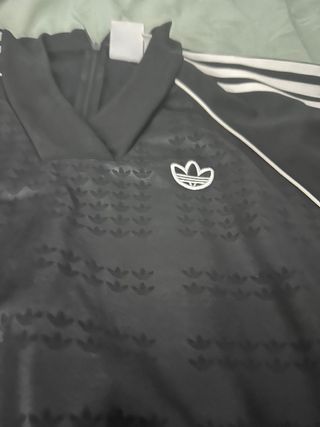 Mono Adidas negro