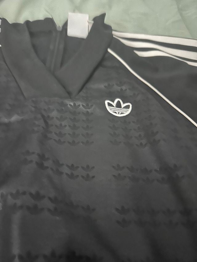 Mono Adidas negro