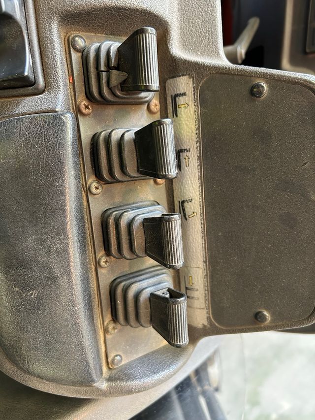 Carretilla elevadora retractil como nueva