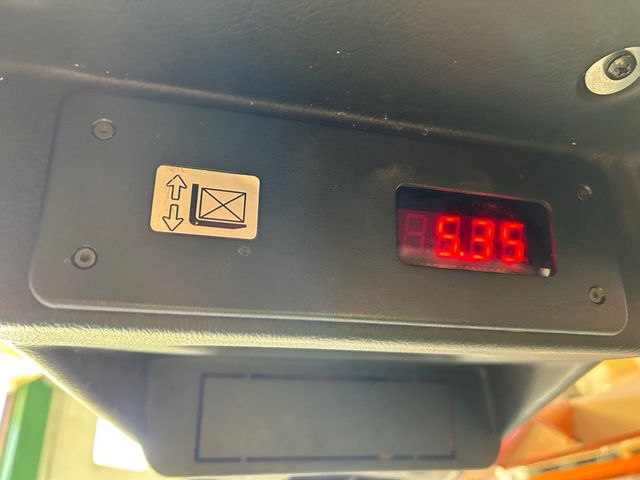 Carretilla elevadora retractil como nueva