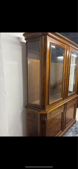 Vetrina antica in radica di noce