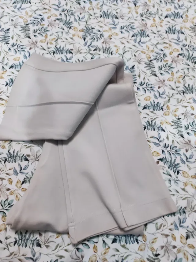 Pantalones leggins crudo flare