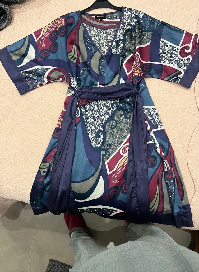 Vestido satinado estampado talla 40