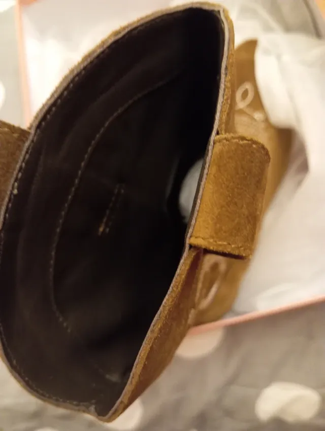 Botas de ante marrones