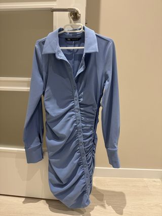 Vestido Zara azul fruncido botones