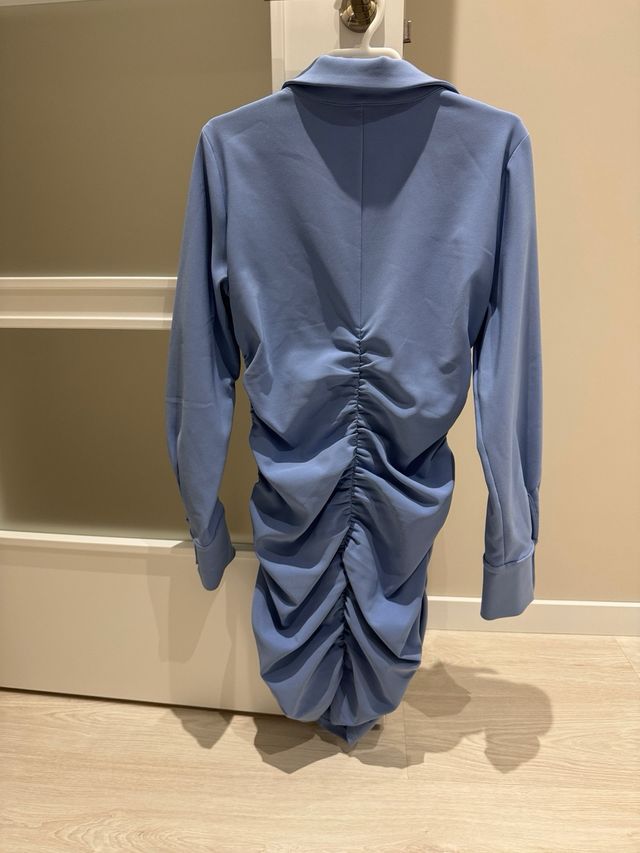 Vestido Zara azul fruncido botones