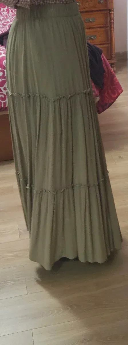 Falda larga verde oliva Lefties Talla M