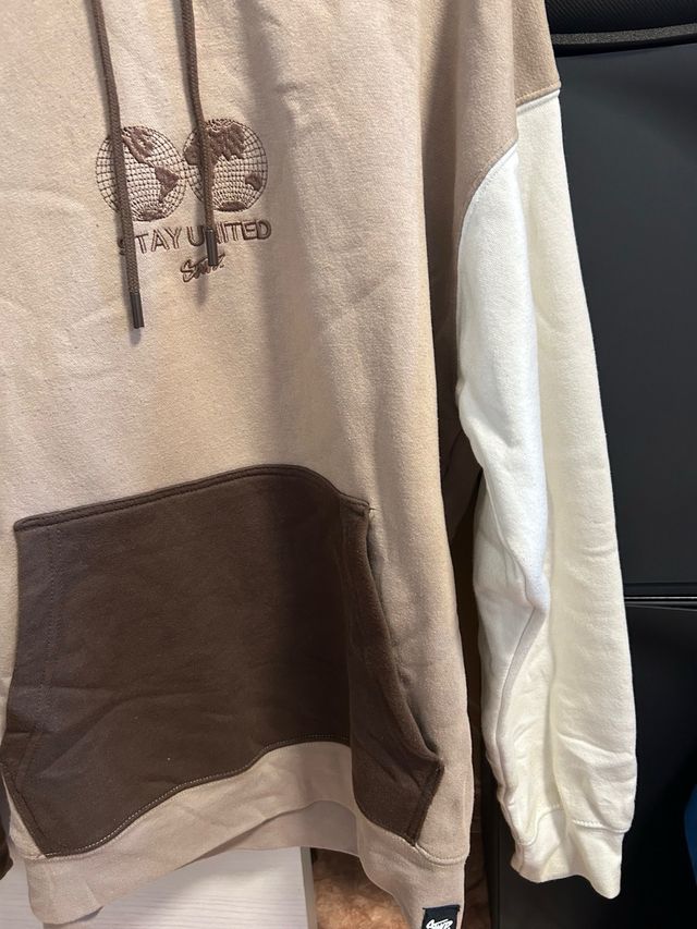 Sudadera Pull&Bear beige y marrón