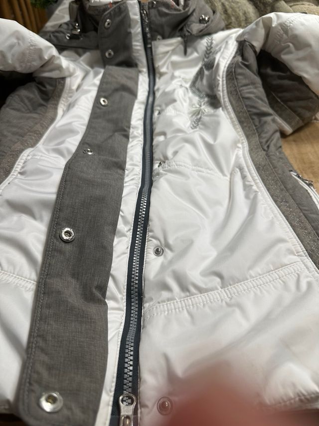 Plumífero mujer gris y blanco