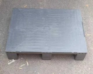 Se compran Palets de plástico