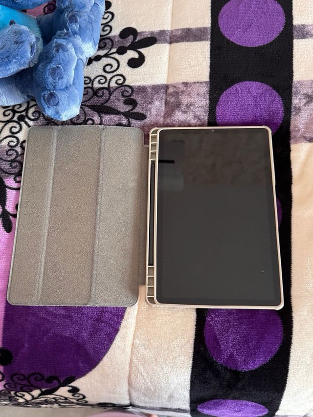 Samsung Galaxy Tab S6 Lite con S Pen y funda