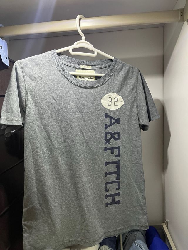 Camiseta Abercrombie & Fitch Gris Talla S