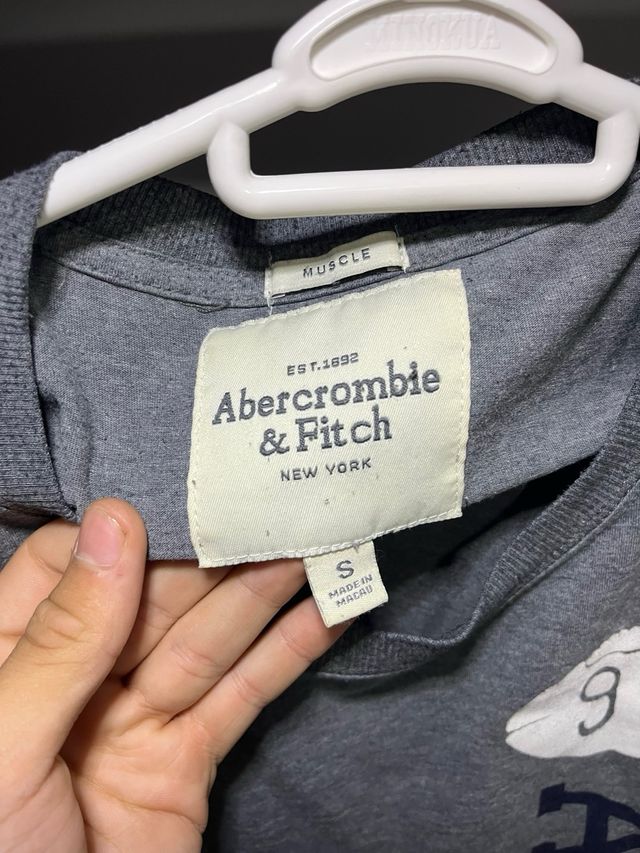 Camiseta Abercrombie & Fitch Gris Talla S