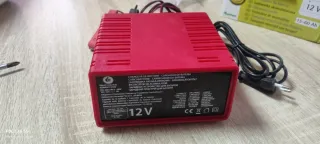 Cargador Batería Coche 12V Compact 2500