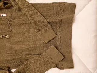 Maglione Imperial scollo a V con bottoni