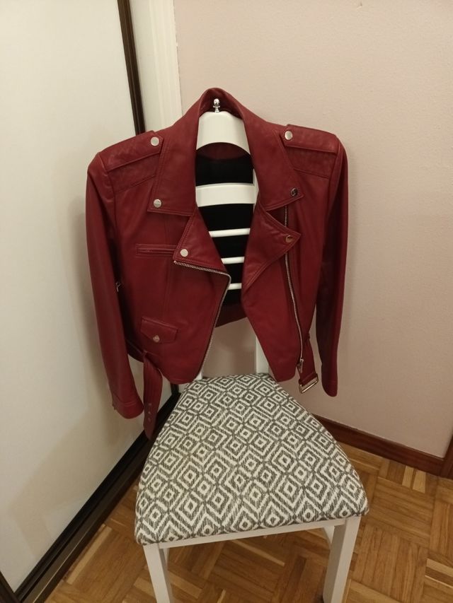 Cazadora de piel granate