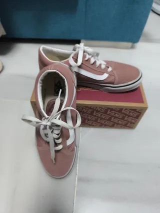 Zapatillas Vans rosas y blancas