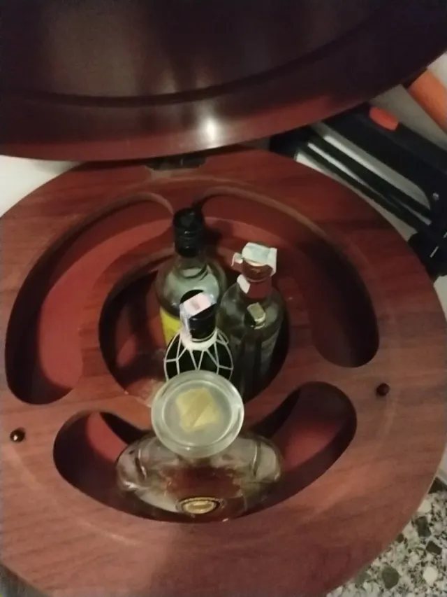 Barra de bar globo terráqueo de madera