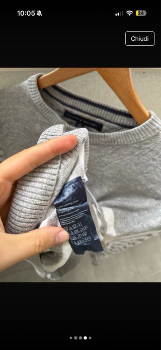 Maglione a righe grigio e bianco