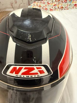 Casco de moto Nzi