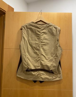 Chaleco Quintessence Marrón Suede