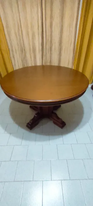 Tavolo rotondo in legno allungabile