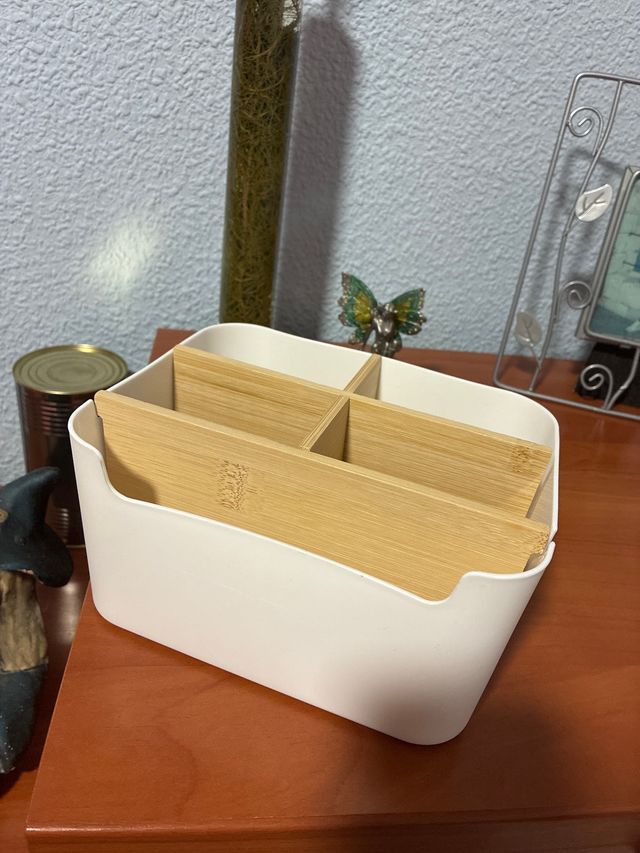 Organizador de escritorio bambú y plástico