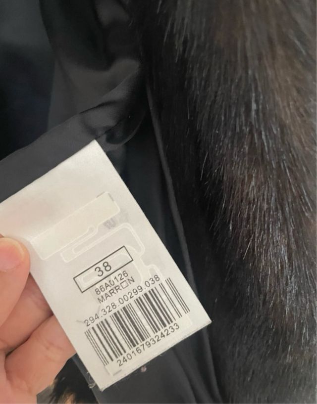 Abrigo piel sintética marrón y negro