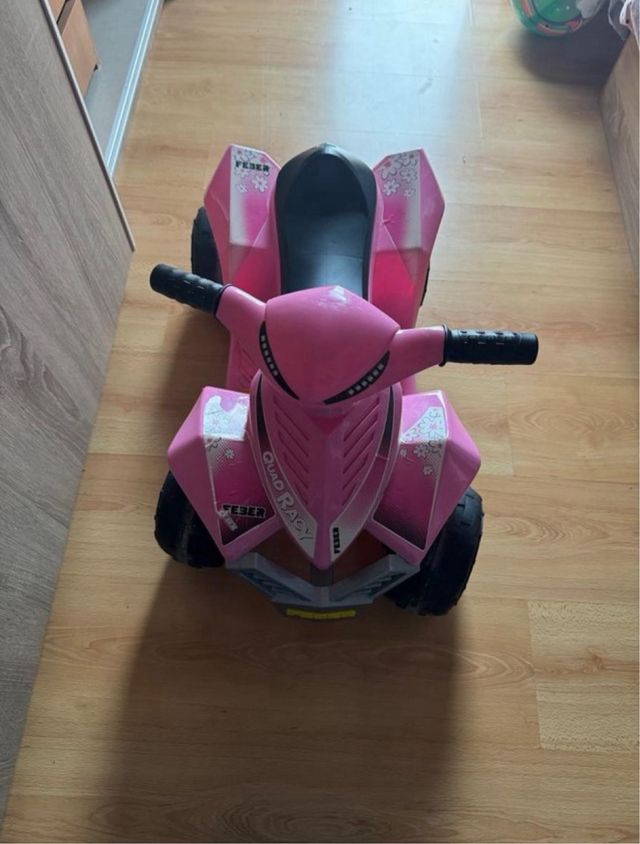 Quad eléctrico infantil Feber rosa