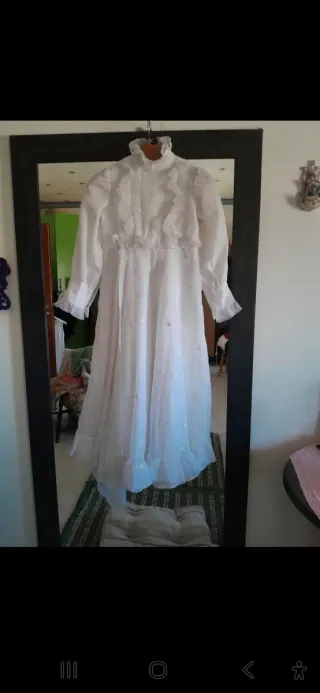 Abito bianco lungo con pois