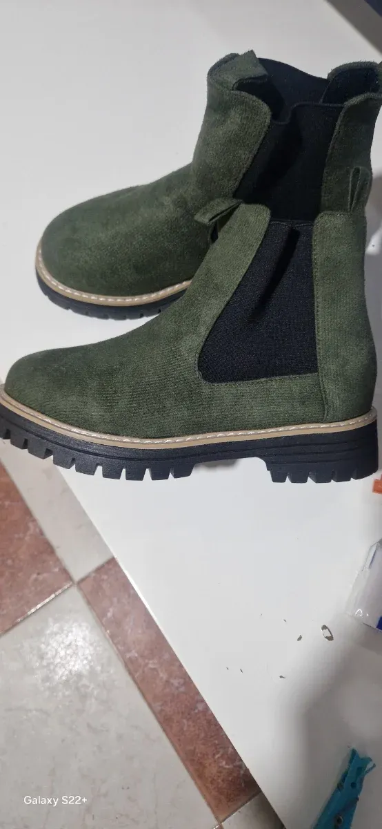 Botas verdes caza sin estrenar Talla 40