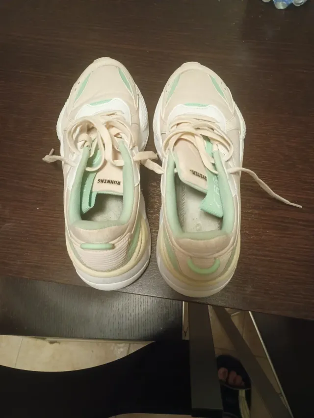 Scarpe sportive donna nuove taglia 38