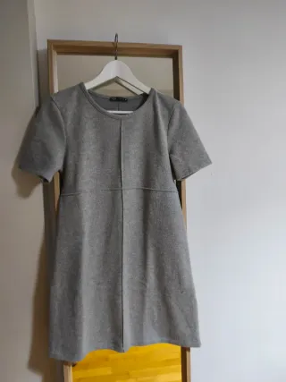 Vestido gris Zara manga corta